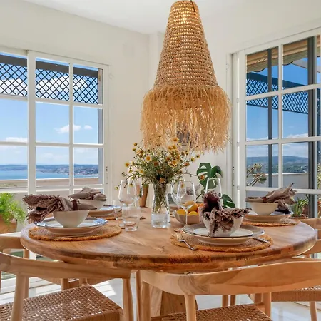 Penthouse Seaview Ref #103 *